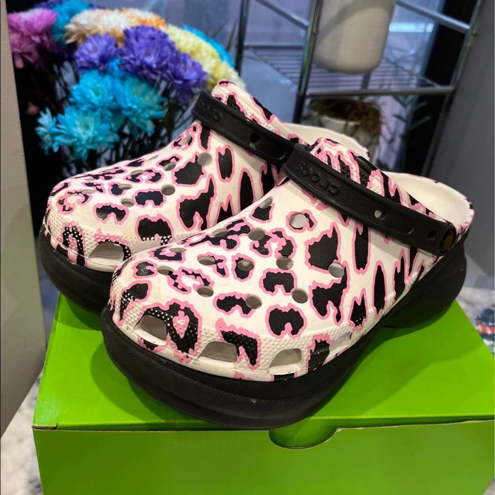 Pink cheetah bae clog Crocs